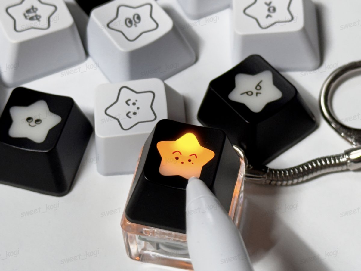 ☘︎ 𝐇𝐀𝐏𝐏𝐘 𝟏𝟐𝟕 𝐃𝐀𝐘 ☘︎

#RT + #FOLLOW 이벤트 ♡

추첨을 통해 흑가사리 + LED 키캡키링을 보내드려요 !
( 소정의 엔시티존 포카가 동봉될수도 있음 )
흑가사리 멤버별로 1명씩 6명 추첨
당발후에 바로 배송예정 !

1️⃣ 127 위버스 멤버십
2️⃣ 127 멤버 버블 127일 이상
3️⃣ 삐그덕 스밍