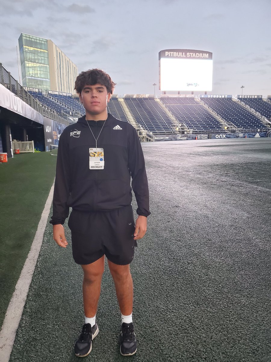 Chico.Jayden QB (@chico_jayden_qb) on Twitter photo Enjoyed my JR Day Visit <a href="/FIUFootball/">FIU Football</a> . Thank you <a href="/QB_CoachColeman/">Nick Coleman</a> for the time spent. <a href="/HCWillieSimmons/">Coach Willie Simmons</a> <a href="/DemetricDWarren/">Demetric D. Warren</a> <a href="/GregCooperNJ/">Greg Cooper</a> <a href="/NP_Florida/">Chad Jamison</a> <a href="/On3Recruits/">On3 Recruits</a> <a href="/CustaviousP/">Custavious Patterson</a> <a href="/GunslingerBuzz/">Erik Buchinger</a> <a href="/Rivals/">Rivals</a> <a href="/MastrolePassing/">Ken Mastrole</a> Enjoyed my JR Day Visit <a href="/FIUFootball/">FIU Football</a> . Thank you <a href="/QB_CoachColeman/">Nick Coleman</a> for the time spent. <a href="/HCWillieSimmons/">Coach Willie Simmons</a> <a href="/DemetricDWarren/">Demetric D. Warren</a> <a href="/GregCooperNJ/">Greg Cooper</a> <a href="/NP_Florida/">Chad Jamison</a> <a href="/On3Recruits/">On3 Recruits</a> <a href="/CustaviousP/">Custavious Patterson</a> <a href="/GunslingerBuzz/">Erik Buchinger</a> <a href="/Rivals/">Rivals</a> <a href="/MastrolePassing/">Ken Mastrole</a>