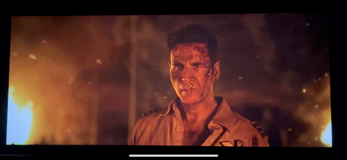 pai_sagar12's tweet photo. The Khiladi is back 🔥🇮🇳👮‍♂️❤️@akshaykumar 😘 #SkyForce https://t.co/bZDrea1JBY