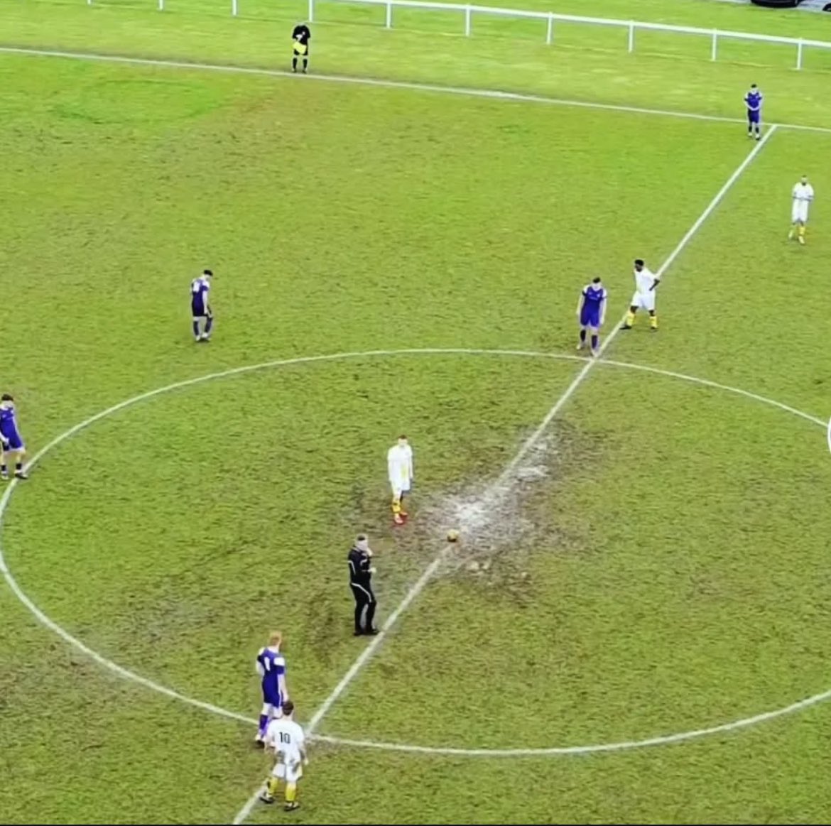 SpiresAthletic's tweet image. Lavis 1-4 Spires
Weather really took its toll today as both teams braved the wet and cold conditions. However the game was cut short with Lavis forfeiting the game because they were cold…
Back to winning ways in the league!

Goal scorers: 
@AidenJacko97 x2
Jangle
Rob Sandi