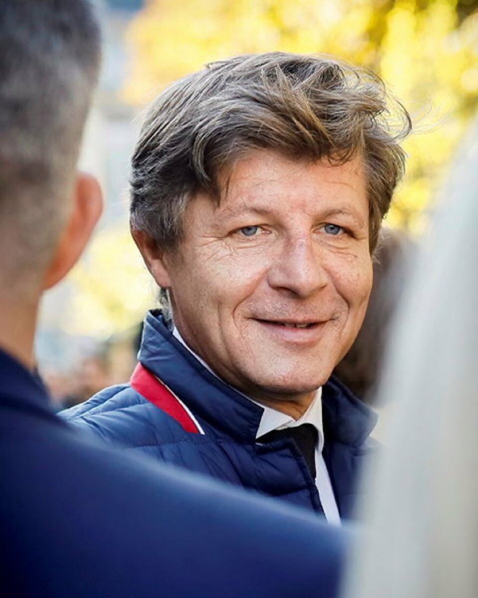 xavierbertrand's tweet image. L’engagement de Nicolas Florian pour Bordeaux était à la hauteur de l’amour qu’il portait à cette ville. Pensées sincères à sa famille, à ses proches et à l’ensemble des Bordelais qui ont perdu un élu dévoué.