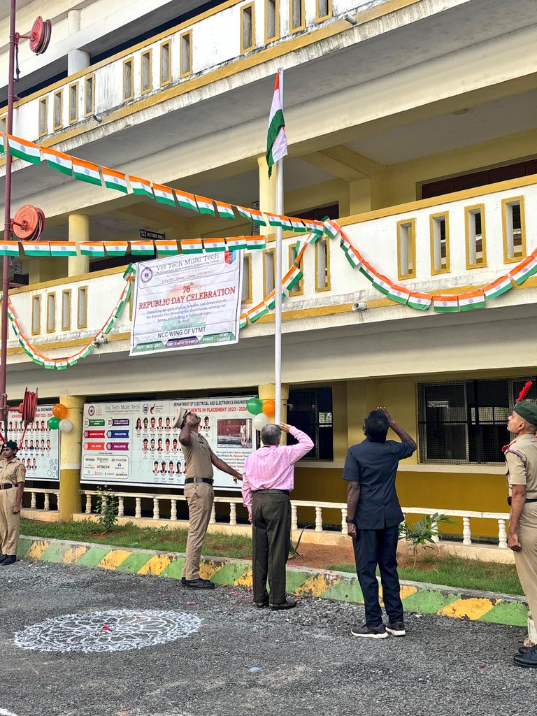 VelMultitech99's tweet image. Our college NCC wing proudly organized &apos;76th Republic Day Celebration&apos; at our campus on 26.01.2025.🇮🇳✨
#RepublicDay2025 
#Veltechmultitech