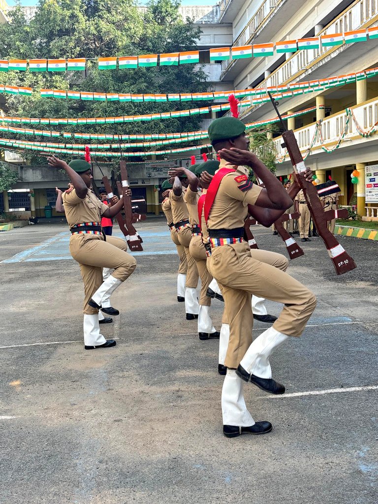 VelMultitech99's tweet image. Our college NCC wing proudly organized &apos;76th Republic Day Celebration&apos; at our campus on 26.01.2025.🇮🇳✨
#RepublicDay2025 
#Veltechmultitech