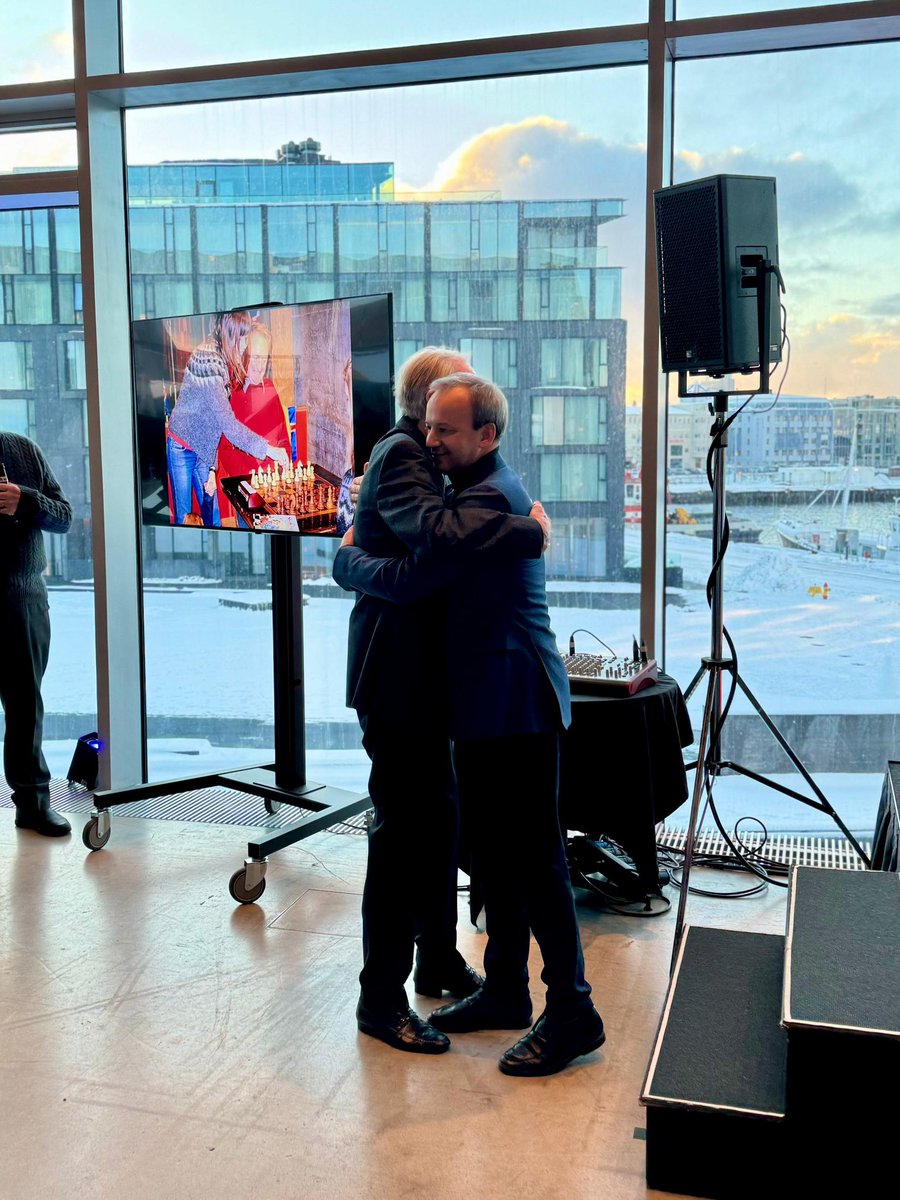 A real honor to be with FIDE President Fridrik Ólafsson on the day of his 90-year anniversary. A great gentleman, leader and grandmaster - a true example of serving chess community that I am trying to follow. Congratulations on behalf of FIDE with the hope to meet again🙏