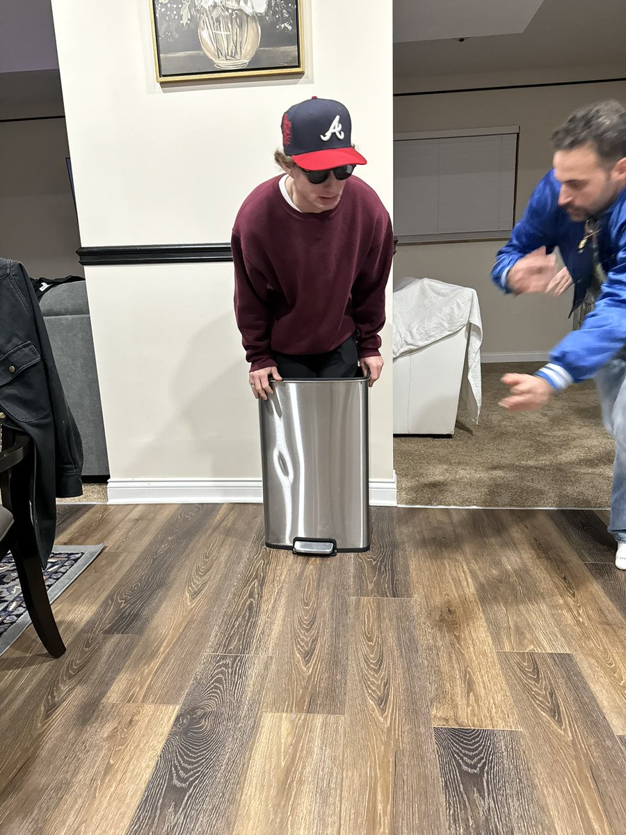 aaronsquealer's tweet image. someone (not ben) please come over and do this with me