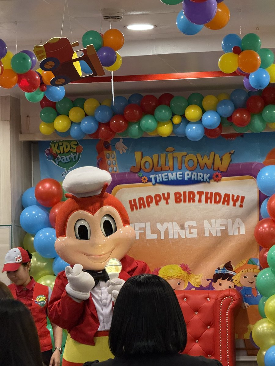 geassxclover's tweet photo. The concert may have been cancelled but that didnโt stop N. Fias from having fun. We still need you here tho @NFlyingofficial .๐ฅน๐ thank you @nflyingfanbase for organizing this eventโค๏ธ
#NFlying #NFia #HIDEOUTwithNFIA
#WeNeedNFLYINGinManila #์ํ๋ผ์ https://t.co/3aLE1nls7h