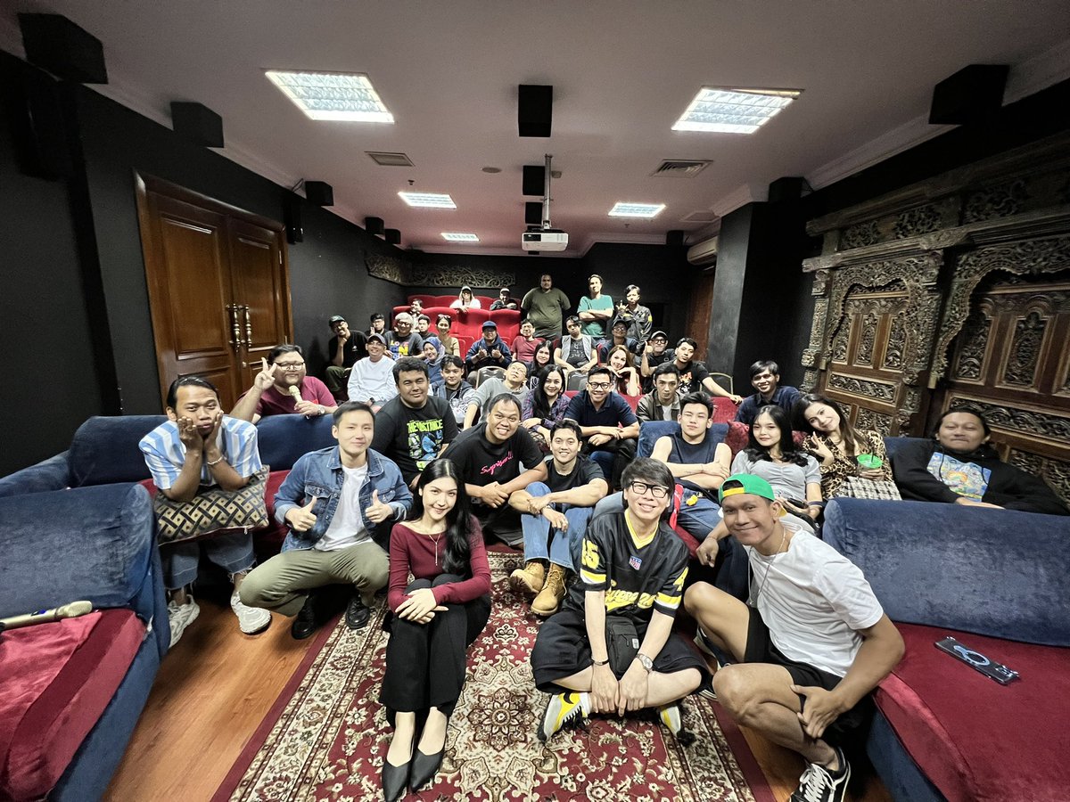 Dan perskriningan hari ini ditutup oleh pemutaran perdana dari Ruang Tunggu, sebuah film pendek karya <a href="/aisitem/">ais item</a> 🎬📽🎬📽🎬📽