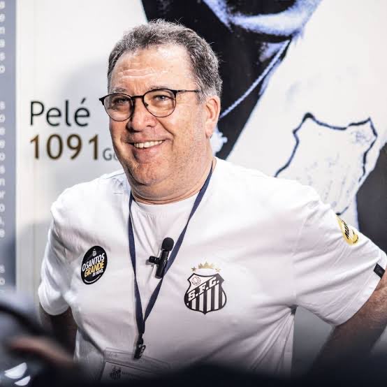 Deixe aqui o seu comentário de #SAFnoSantos e depois nos ajude retuitando. Precisamos bater mais de 200 comentários com a tag aqui.

Iremos para 15 anos de Marcelo Teixeira como presidente. Não temos donos né? 

Eles dizem…