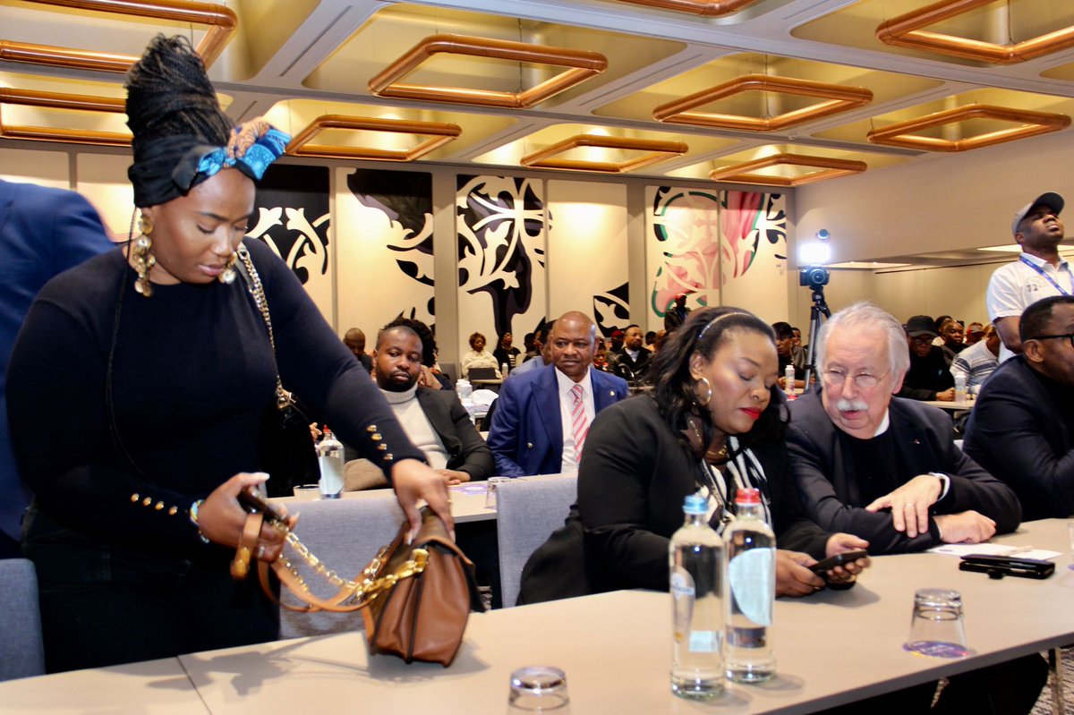 cndongala1's tweet photo. La diaspora congolaise de Belgique a été appelée ce samedi, à se mobiliser  pour faire entendre la voix de la République démocratique du Congo, lors d’une conférence-débat à Bruxelles (Belgique) sur les défis sécuritaires dans l’est du pays. https://t.co/JIlOLdi80H