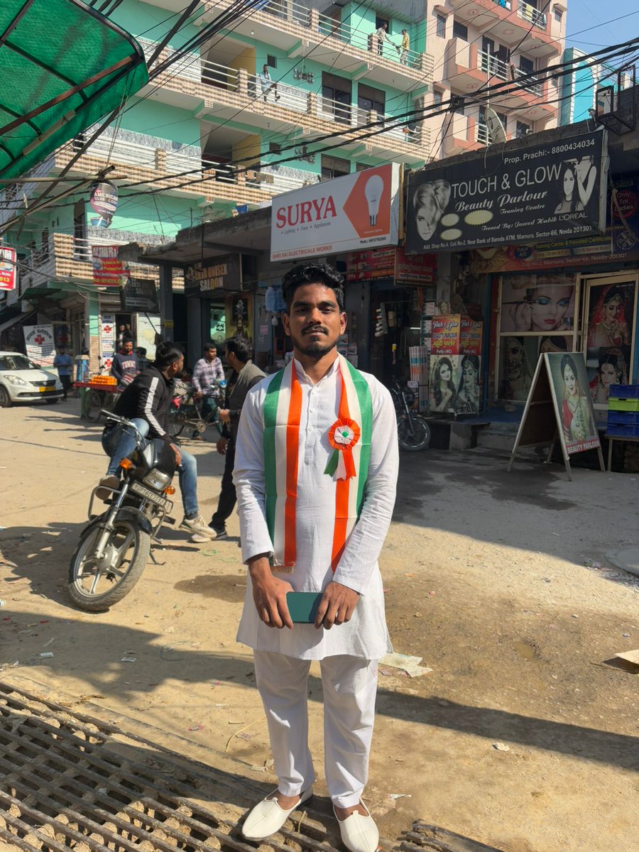 Mithles25758436's tweet photo. Happy republic day All of you by party office ,, https://t.co/yJyAW8evQu