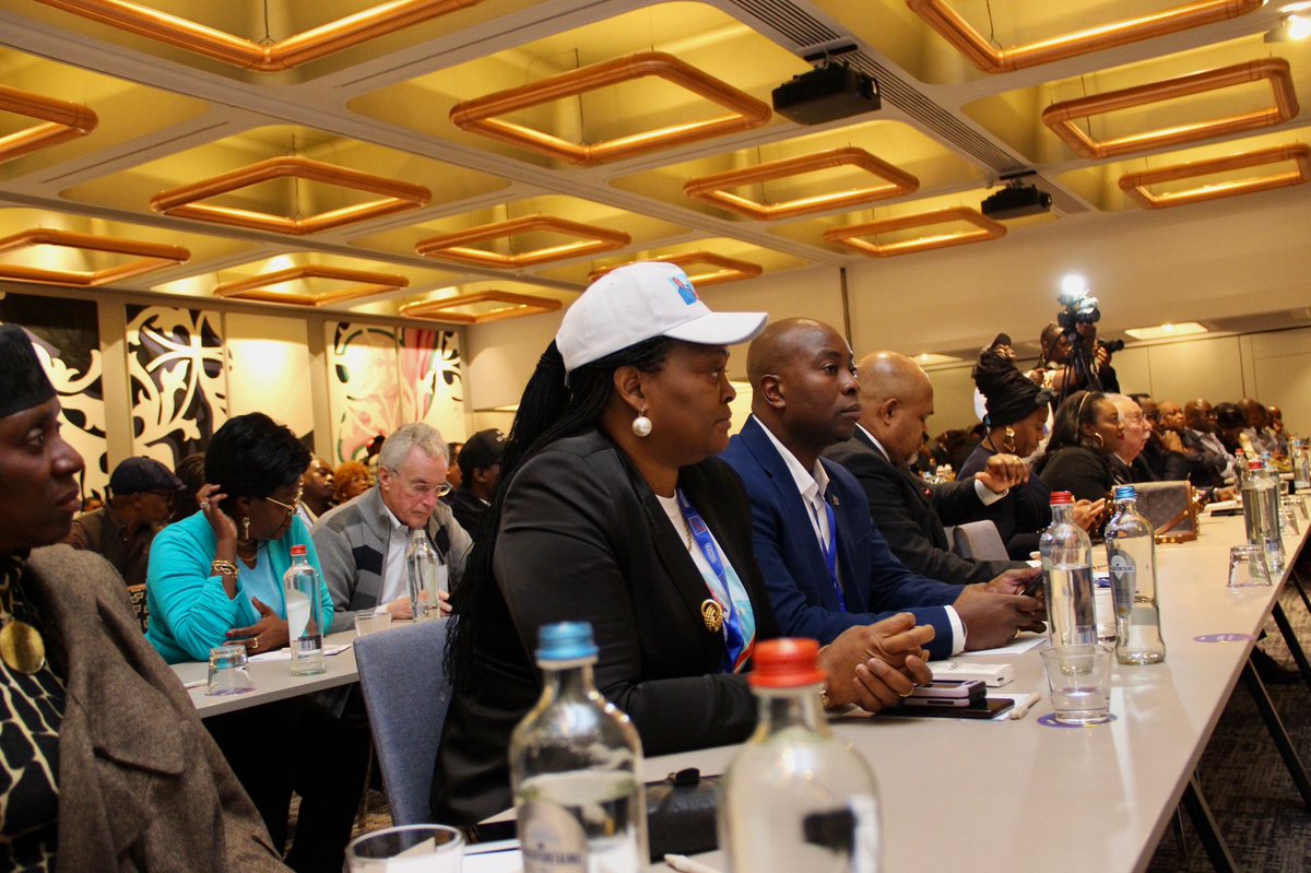 cndongala1's tweet photo. La diaspora congolaise de Belgique a été appelée ce samedi, à se mobiliser  pour faire entendre la voix de la République démocratique du Congo, lors d’une conférence-débat à Bruxelles (Belgique) sur les défis sécuritaires dans l’est du pays. https://t.co/JIlOLdi80H