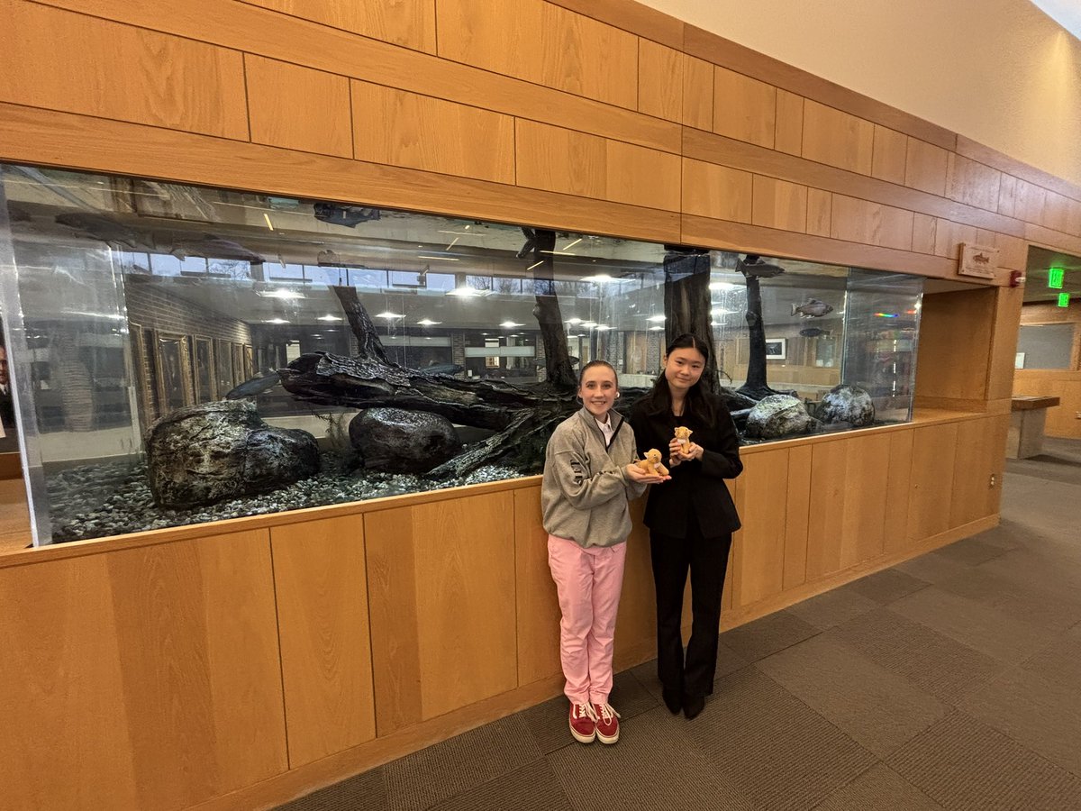 BereaMidpark4n6's tweet image. And thanks to a reconfigured formula to calculate team sweepstakes points (based on a more success-per-capita model, despite overall team size)—your Titans finished tied for 2nd place in team sweeps! Way to go, girls! #BeTitansTogether #YesThatsAnAquariumintheWall