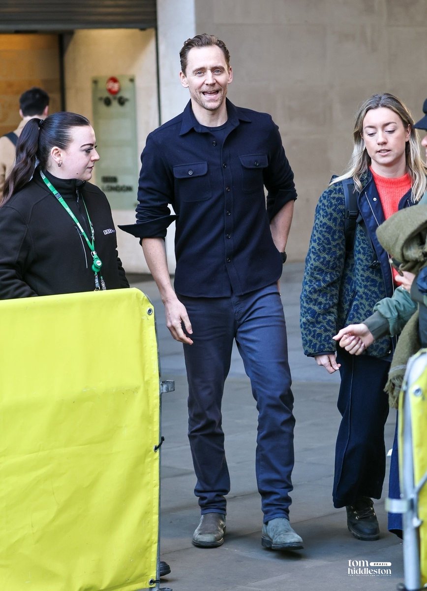 Tom Hiddleston Brasil • Mídias tweet media