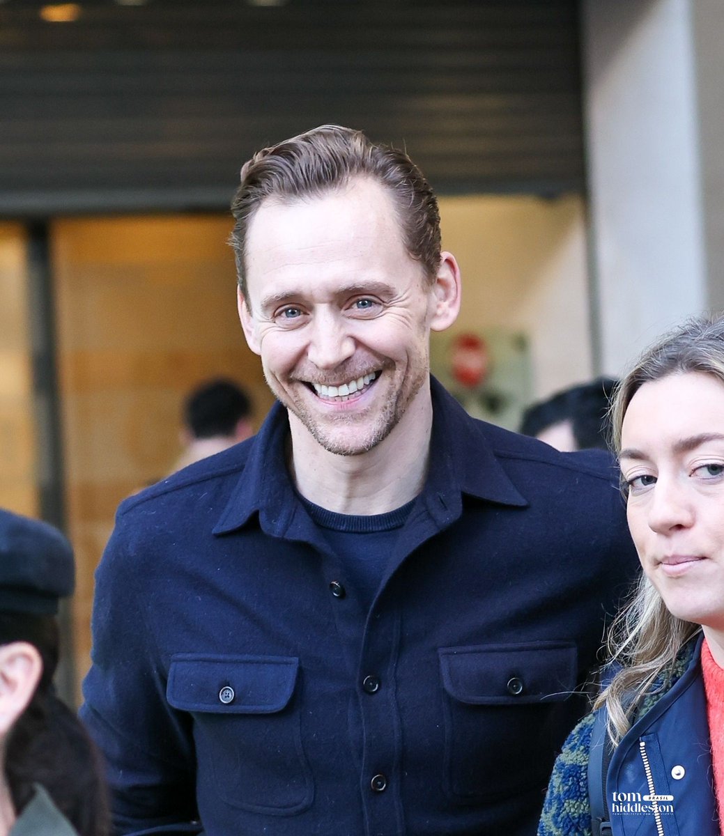 Tom Hiddleston Brasil • Mídias tweet media