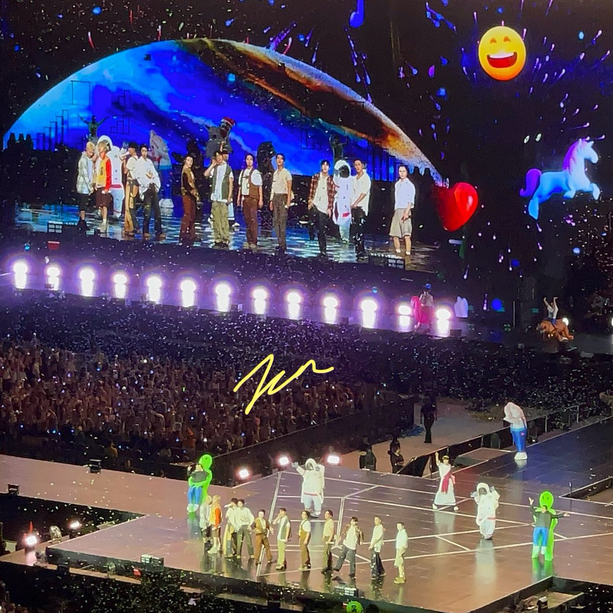 waajhynn_n's tweet photo. 250125 - no words can describe how meaningful this day was ๐ฅน the crowd is SUPER crazy, the live performance, Seventeen itself and everything! (ex that shitty queue) and be able to go with my fav bisger ๐ฉท๐ฉต ily my Seventeen ๐
#PCD #PCBP
#SVT_RIGHT_HERE_IN_SINGAPORE https://t.co/93xDLMd7lo