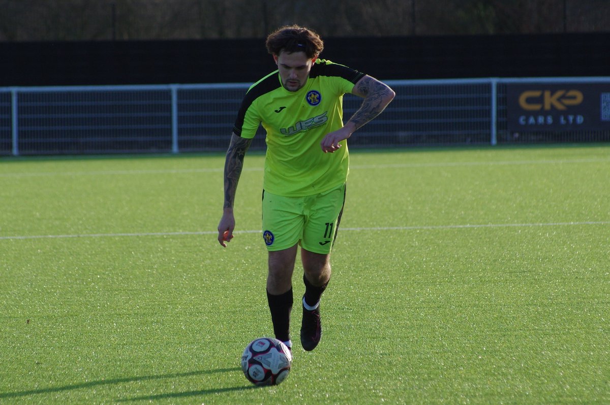 RayleighFootie's tweet image. A few photos📸 as Rayleigh Town stop the rot with a 1-1 draw at Newbury Forest, the team never gave up with lots of positives going into the business end of the season bring on next week👊
@RayleighTownFC1 @NonLeagueCrowd @NonLeagueUK_