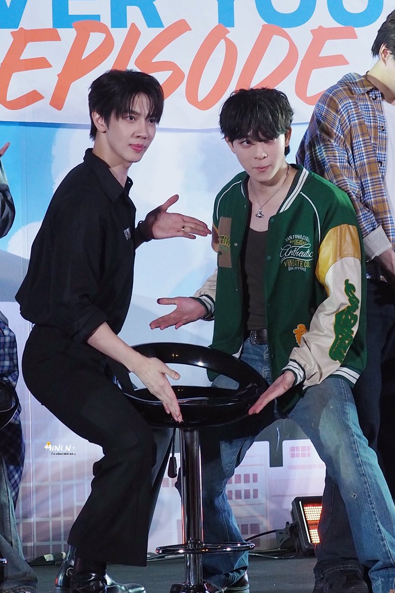 Maxkyy_bass's tweet photo. เจอกันครั้งแรก                                 หลังรู้จักกัน1ปี
#แม็กกี้บาส https://t.co/eGtidd2nRZ