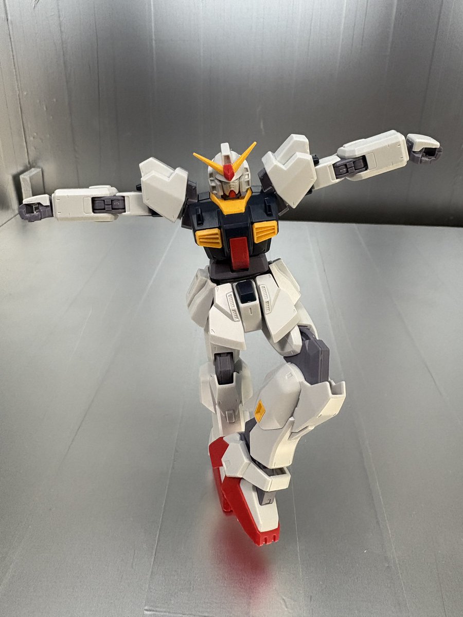 leon30006310's tweet photo. とりあえずバックパックと武器以外は完成😃
ちょっとポーズも取ってみたｗ https://t.co/9qaXi9t2N0