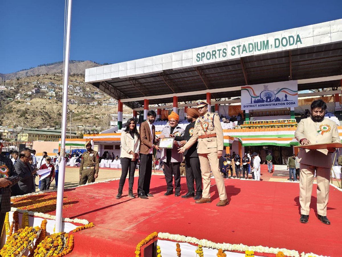 Switch4Change's tweet photo. We are deeply honored to have been recognized on 26th January 2025 Republic Day by the DDC Chairman, DC, &amp; SSP Doda (J&amp;K) for our work in promoting cleanliness in the district. 
#switch4change #RepublicDay #Doda #jammu #cleandoda #MCDoda #SwachhBharat #jk https://t.co/VxXhO1hJPu