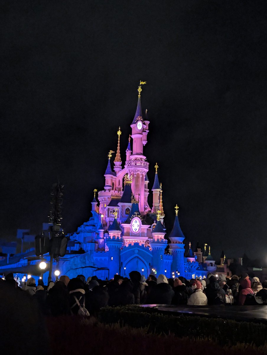 HaseSap's tweet photo. Update from my little vacation. It was fun going to Disneyland Paris with some friends of mine. We had a great time visiting the main park and Disney studio.
And more fun, from today I will be Live again with the regular schedule. https://t.co/De3PhystV9