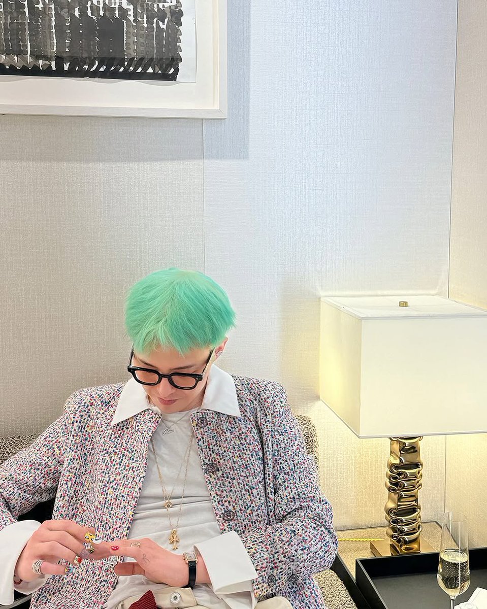 gdragon_pp's tweet photo. 어떻게 뜨는 착장마다이렇게다느좋이지
정신아픔이가됨 https://t.co/nE3KdYi8cG