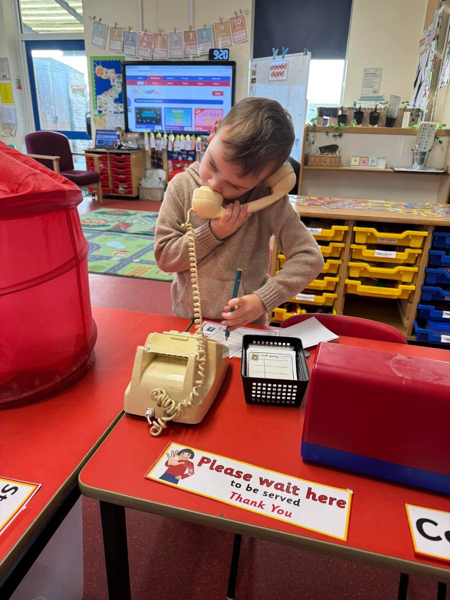 Edward did so well on the till, we’re letting him have a go on the phones next week! 

#shoplocalstandish #connectingwigan #wigansmallbusiness #wiganbusiness #wigan #standish #wiganhearing #familybusiness
