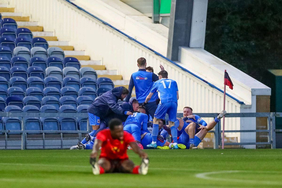 MATCH PHOTOS | There is no better person to capture the scenes from yesterday's last minute winner against <a href="/WorcsRaidersFC/">Worcester Raiders FC</a> than <a href="/GeoffMoore/">Geoff Moore</a>! Geoff's photos from our 2 - 1 <a href="/HellenicLeague/">Hellenic League</a> win at Sixways Stadium are now on our website - pershoretownfc.co.uk/photos/worcest…