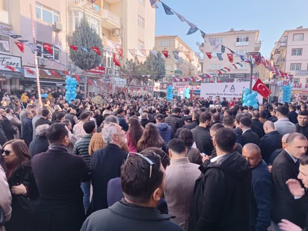 ▪️ Biz “Meydan meydan alacağız memleketimizi.” derken şaka yapmıyorduk.

Sincan İlçe Binası açılışımız, Sincanlıların büyük ilgisi ve coşkusuyla miting havasında geçti.

Teşekkürler Sincan, teşekkürler Liyakatli Şöhretsizler

#anahtarparti #YavuzAğıralioğlu Islam İslam