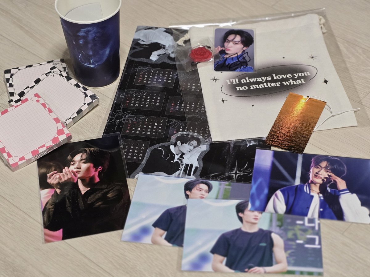 태영이 생카후기
마지막은 SWEETP
일단 럭드가 너무 맛도리여서 무한 럭드에 빠져버렸음 계속 한번더 한번만더..이러다가 진행자분도 6등 7등만 아니길 같이 빌어주셨고ㅋㅋㅋㅋㅋ
결국 스페셜 사인포카를 얻음 응원해주신 진행자분들 감사했어요🥹🥹💕

#CRAVITY #태영 #multipliciTY_of_That_boY