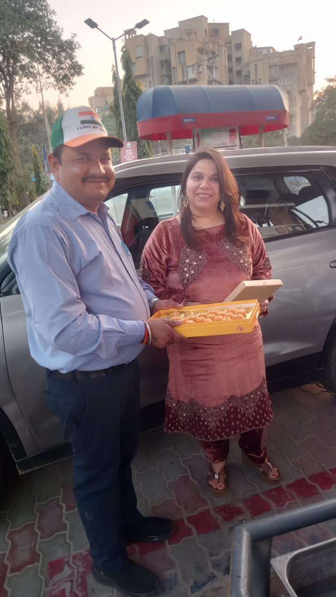 Republic Day Celebrations at HP Hira Fuels, Sweets, Tricolor Wrist Band, Cap &amp; Flag were offered to all dear customers!!!