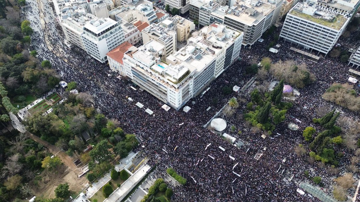 neolaiaKA's tweet photo. Justice for the #Tempi train crash &amp; for the killed people. Our lives worth more than the capital’s profit. We are protesting today all around #Greece &amp; abroad. We salute the workers &amp; youth in #Serbia who are struggling for the same reasons! #antireport #NoviSad @PRINgr @narnews https://t.co/AEJraT3vOe