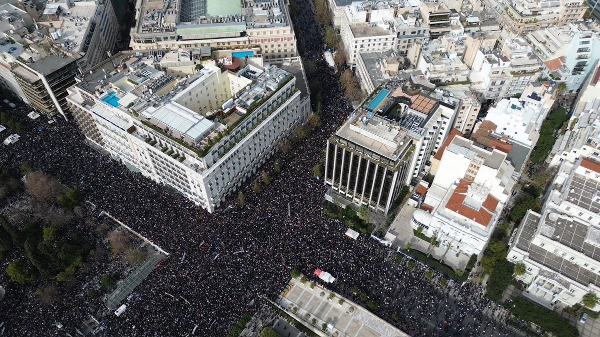 neolaiaKA's tweet photo. Justice for the #Tempi train crash &amp; for the killed people. Our lives worth more than the capital’s profit. We are protesting today all around #Greece &amp; abroad. We salute the workers &amp; youth in #Serbia who are struggling for the same reasons! #antireport #NoviSad @PRINgr @narnews https://t.co/AEJraT3vOe
