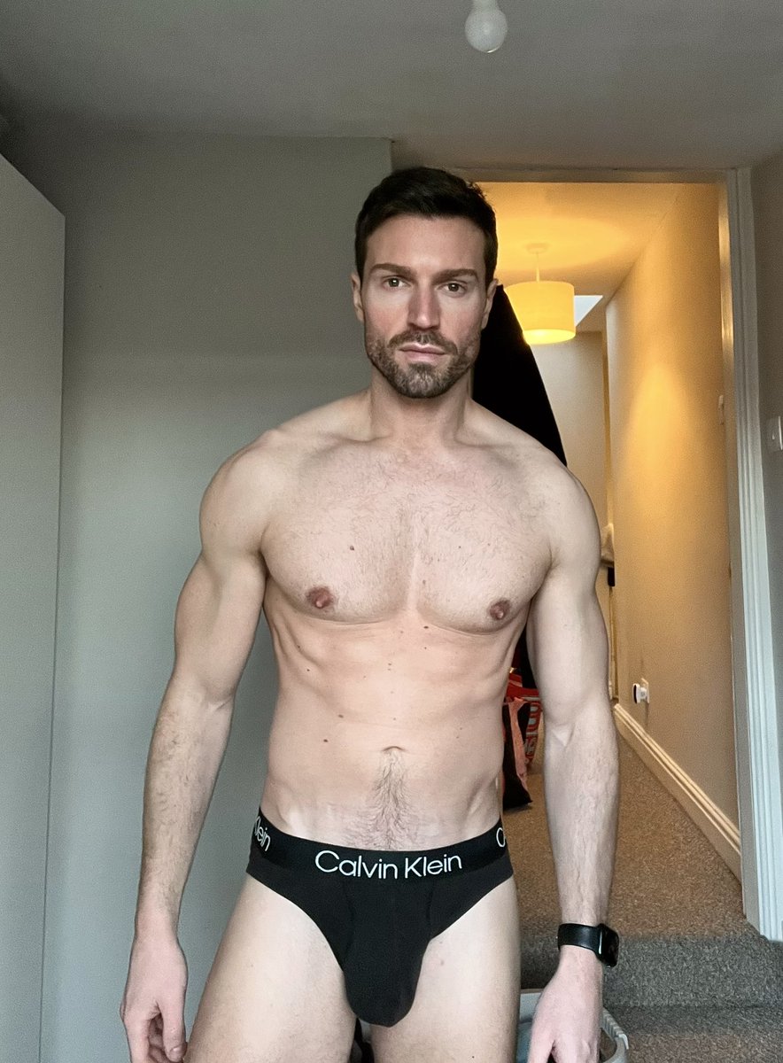 andyjcolman's tweet image. Can we have some sun now please, I feel so pale 🫠