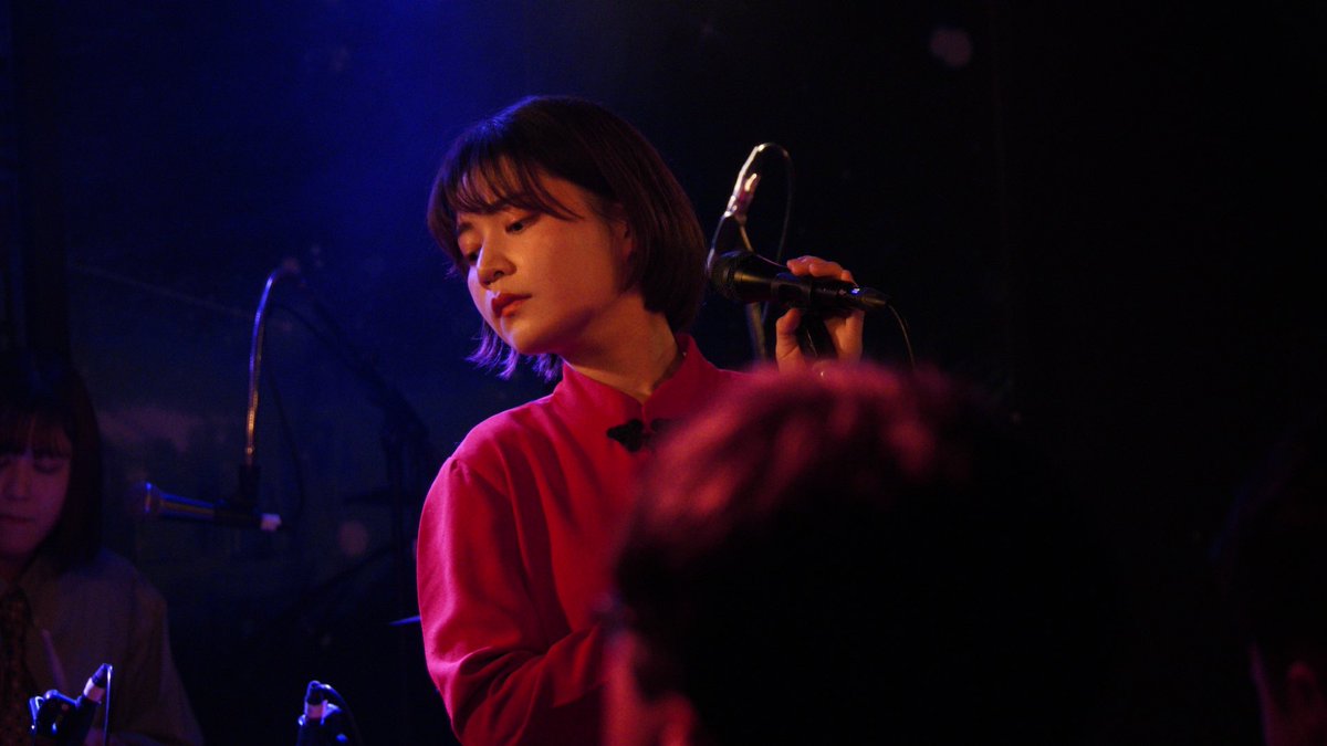 oftonfunclub's tweet photo. 昨日1/25は赤坂Navey Floor(@navey_floor )さんにて。ありがとうございました！！とても良いバンドが集まった素敵な夜でした。

さよなら日曜日(@sayonarasunday5 ) さんのアートディレクター(！？)、さゆきさんにかっこいい写真を撮っていただきましたので自慢です👇 https://t.co/T0PAEU3tlI