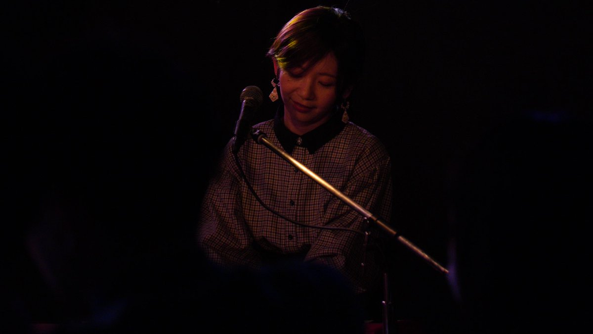 oftonfunclub's tweet photo. 昨日1/25は赤坂Navey Floor(@navey_floor )さんにて。ありがとうございました！！とても良いバンドが集まった素敵な夜でした。

さよなら日曜日(@sayonarasunday5 ) さんのアートディレクター(！？)、さゆきさんにかっこいい写真を撮っていただきましたので自慢です👇 https://t.co/T0PAEU3tlI