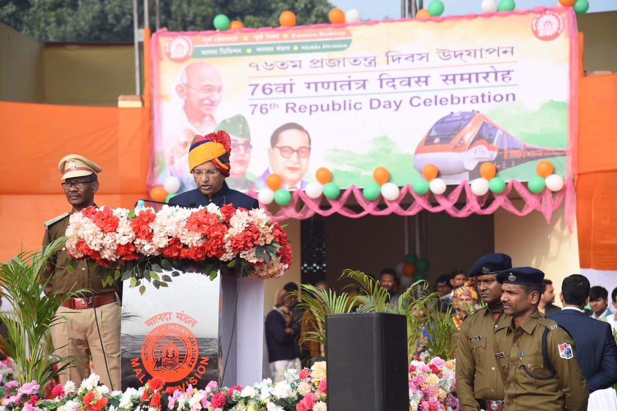 drmmalda's tweet photo. Glimpse of the 76th Republic Day celebration by Malda Division at Lakshan Sen Stadium.
#RepublicDay #MaldaDivision #IndianRailways #PrideAndProgress https://t.co/88tpqIlA1H
