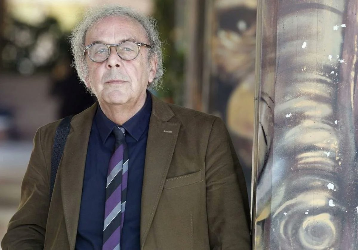 arriarte's tweet photo. "Hace ya tanto tiempo que me ronda la #muerte, / como una vieja enamorada y sola". Con estos versos de su poema 'Doce de septiembre' despedimos al maestro y amigo Antonio Jiménez Millán. Te echaremos de menos https://t.co/zMzofv7qkT