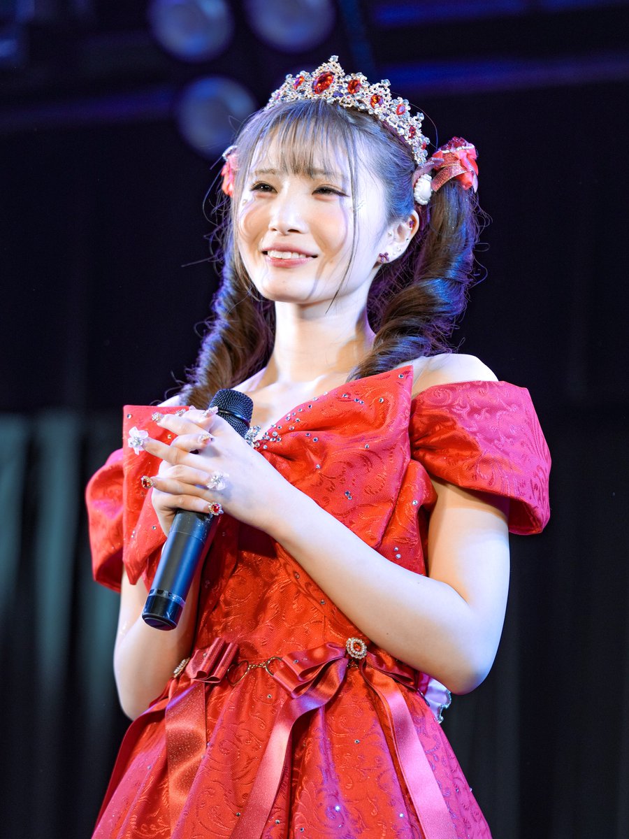 lobuttio69's tweet photo. 「誰かの何かになりたい」
そう言っていた女の子は涙を重ねて大人になり、煌めく記憶だけを残して泡のように弾けた訳で。西ひよりという楽しくて頭のおかしい（褒めてる）アイドルが居たことを私は忘れないでしょう。
幸せなﾋﾟﾖﾁｬﾝバイバー人生でした
貴女の人生が祝福と共にあらんことを
感謝を込めて
ばいぴよ🐣

～ ばいぴよフェスfinal ～
西ひより 12周年記念 & 引退ライブ
2025年1月20日 名古屋 ReNY Limited
#1月20日西ひより引退