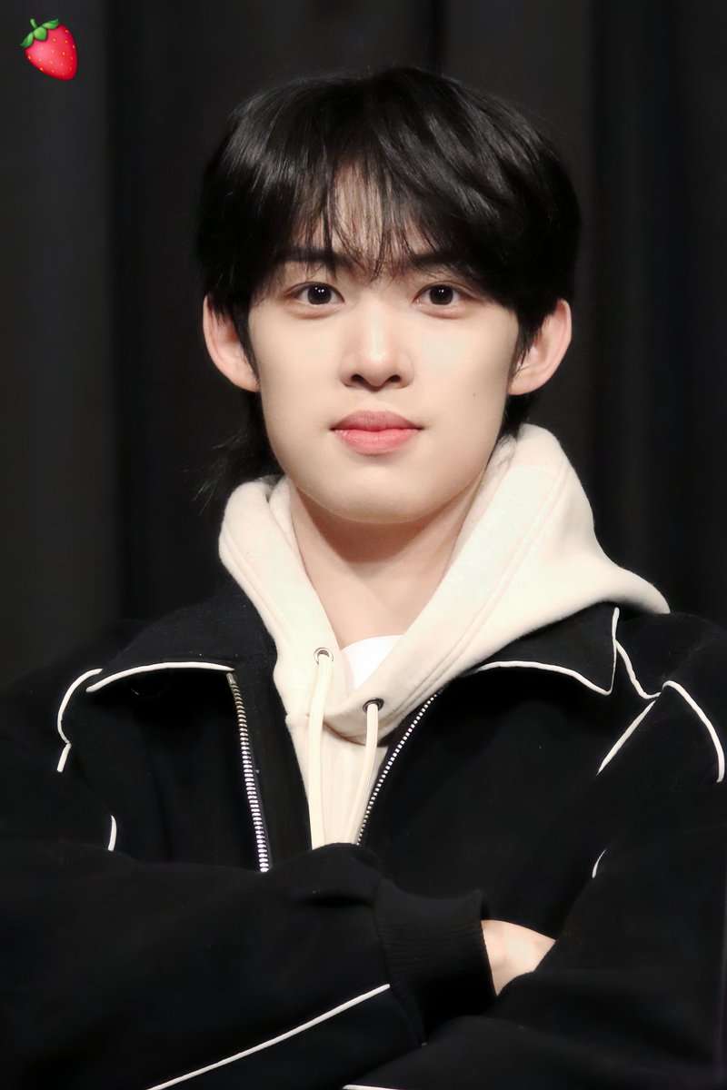 9yu_s2_m1ni's tweet photo. 2025.01.17 [WHAT] 팬싸
#BAE173 #도하 #DOHA #ドハ https://t.co/CSqxx1OvAA
