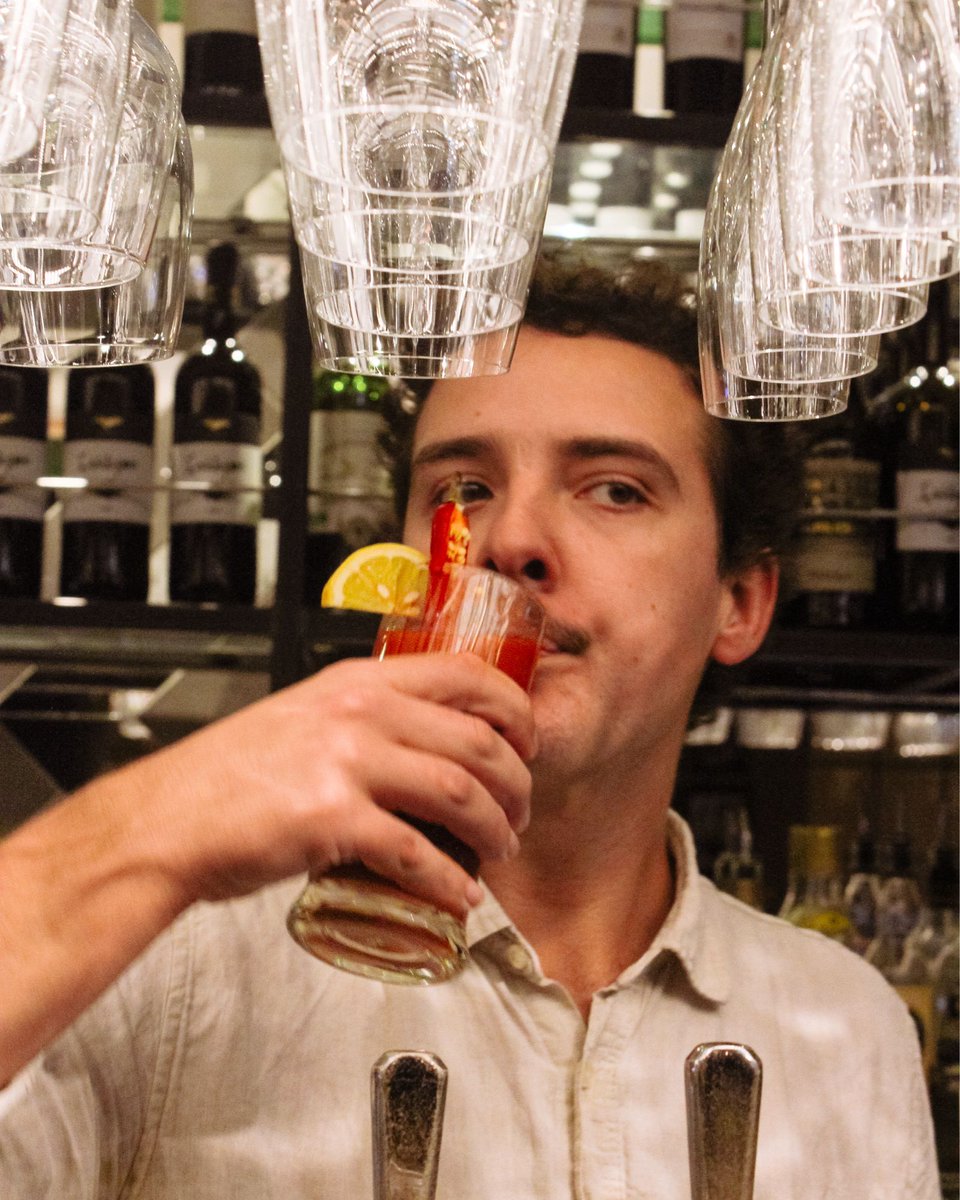 CastleTooting's tweet image. Nothing to see here! Just a man and his Sunday Bloody Mary, carry on. 😏🌶️

#sundaybest #bloodymarys #sw17 #sundayroast #hairofthedog #sundayfunday