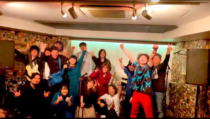 昨日は練馬FAMILYにて
FAMILY ＆ Have a good age presents 「HAPPY HOUR vol.1」
 THE LED SNAILで出演しました！
素敵な共演の皆さんに囲まれ音楽を存分に楽しめる、まさにHAPPY HOURな夜でした。
皆さまありがとうございました☺️

THE LED SNAIL次回ライブは3/2(日)同じく練馬FAMILYで開催です！