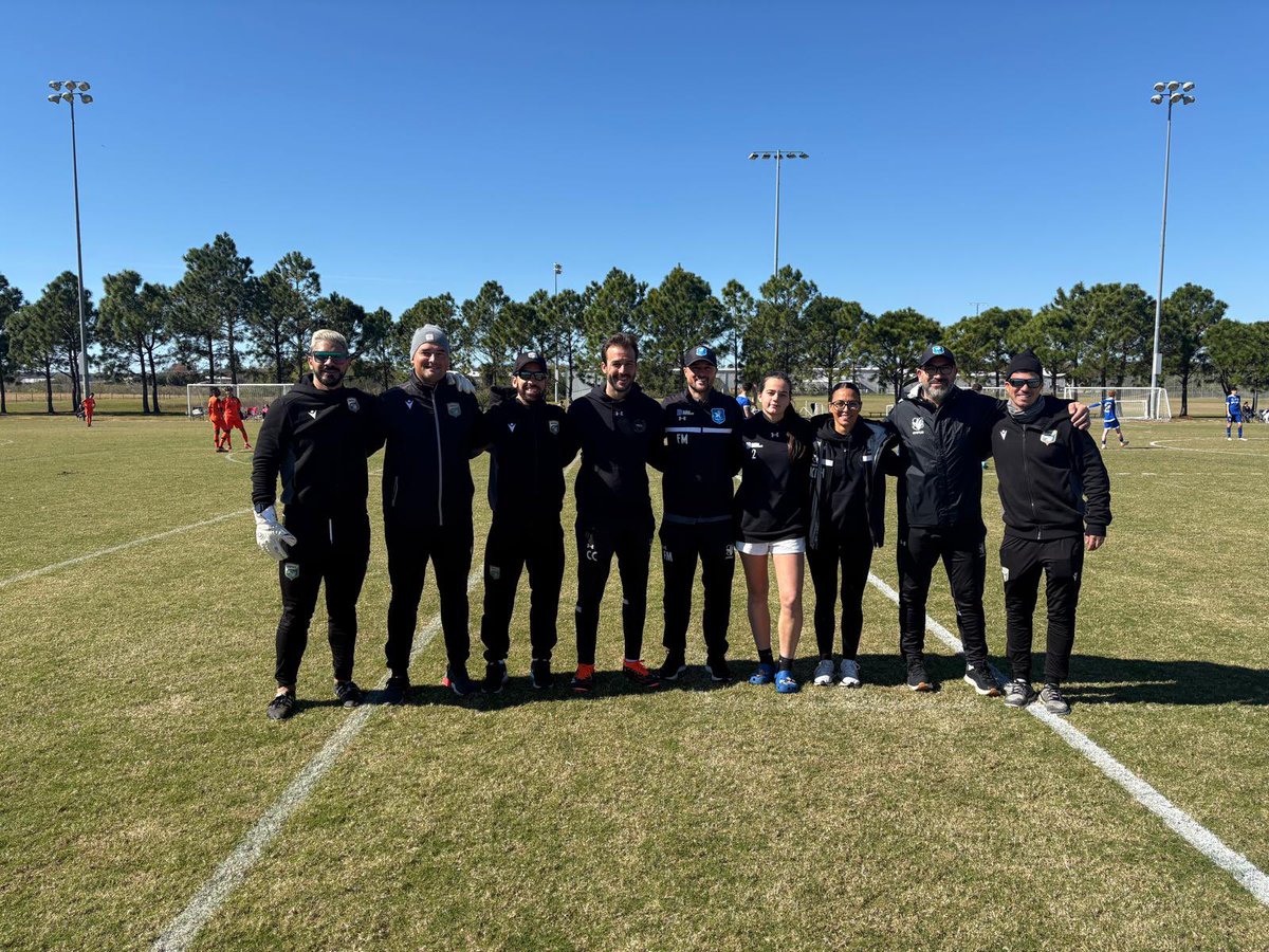 FredMoojen's tweet photo. Great week in Orlando with our prep school based in Montreal @RMPUS_Montreal
Great games and good to see some old teammates, coaches & friends 🇺🇸
#rmpus https://t.co/u1ShiUIXNa