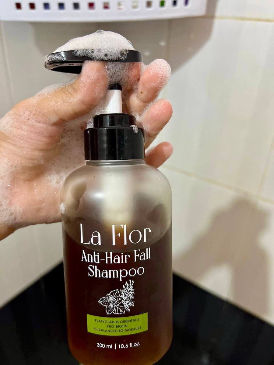QueenTelekungSK's tweet photo. I MERAYU SEMORANG KALAU ADA KELEMUMUR BERKERAK RAMBUT GUGUR AND GATAL KEPALA PLS BELI THIS ONE 😭😭😭 dah banyak kali i repeat sbb memang menjadi betul2 https://t.co/1eYXfsA3L3
