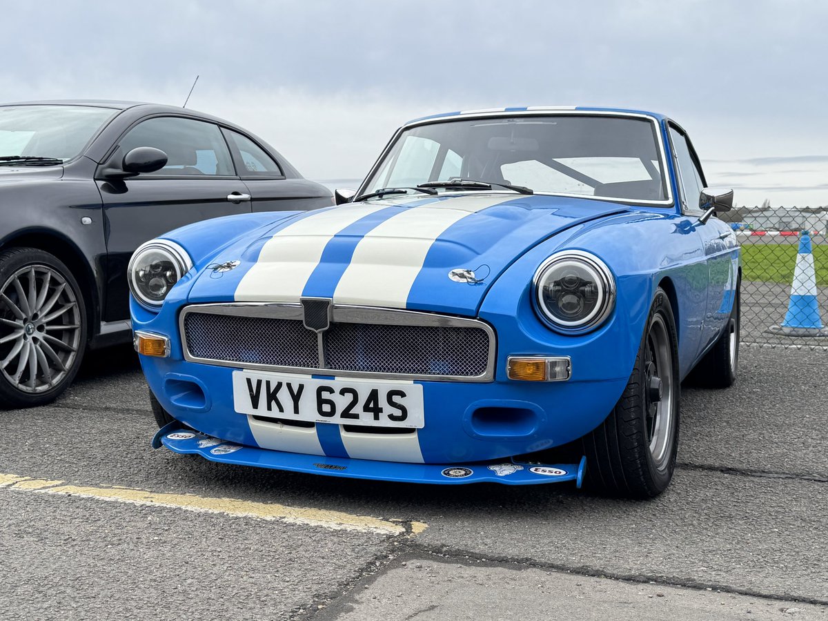 _Alfista's tweet photo. Cold airfield breakfast meet. Papped.. About 30 seconds later the Alfa hat came out. #ColdEars #AlfaRomeo https://t.co/D3OcpBvF9V