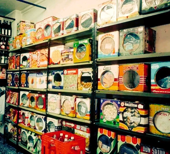 WalterJFernand2's tweet photo. #RetroCosas #Bagley la que más recuerdo y #Terrabusi 
Te acordás #Retro cuando las vendían en latas , sueltas ?
Más de una vez eran viejas estás galletitas https://t.co/lGFxLS5EsN