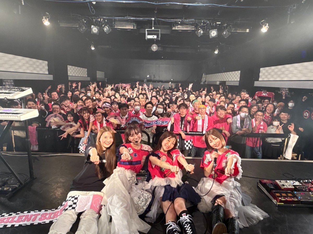 sumiredooon's tweet photo. ツアー2箇所目、仙台darwin🫛🐮❤️‍🔥
最高の時間ありがとう〜😭💓💓💓
このツアー、本当やばいなぁ( ..◠‿◠ ..)‼️‼️‼️‼️‼️‼️‼️にやにやがとまらなーい♡みんな最高だよ、楽しかった熱かったね〜！！また仙台戻って来れるといいなっ♡
次は名古屋だっ😍

(無事に牛タンとずんだgetしました)

#サイサイ　#SILENTSIREN #サイサイLadytogo  #仙台