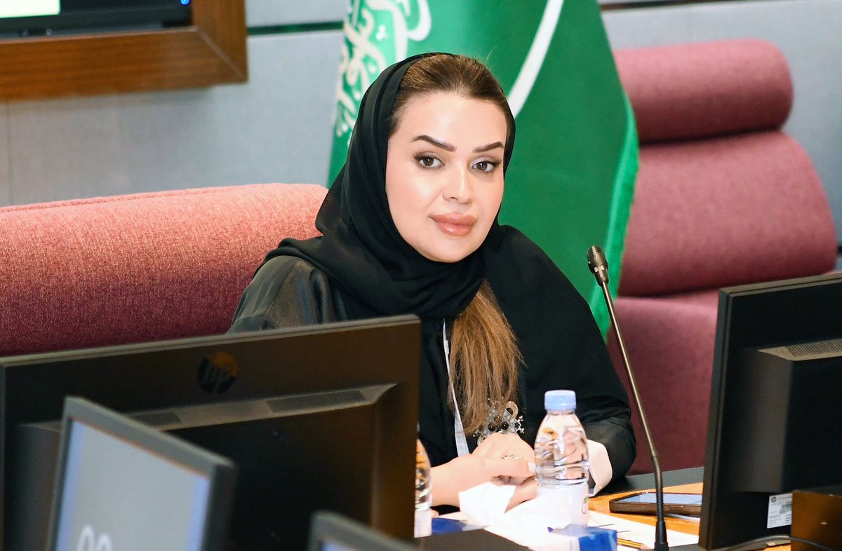 AsharqiaChamber's tweet photo. عقد مجلس سيدات الأعمال بـ #غرفة_الشرقية اليوم الأحد اجتماعه برئاسة نائب الرئيس سمر الصايل حيث ناقش الاجتماع خطة المجلس للعام الجاري 2025 وما تضمنته من أنشطة وبرامج تهدف إلى تمكين السيدات في قطاع الأعمال https://t.co/a61rLCtApg
