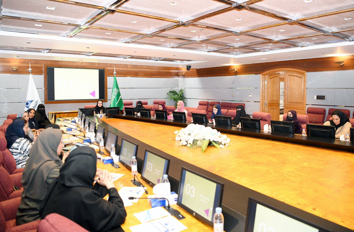 AsharqiaChamber's tweet photo. عقد مجلس سيدات الأعمال بـ #غرفة_الشرقية اليوم الأحد اجتماعه برئاسة نائب الرئيس سمر الصايل حيث ناقش الاجتماع خطة المجلس للعام الجاري 2025 وما تضمنته من أنشطة وبرامج تهدف إلى تمكين السيدات في قطاع الأعمال https://t.co/a61rLCtApg