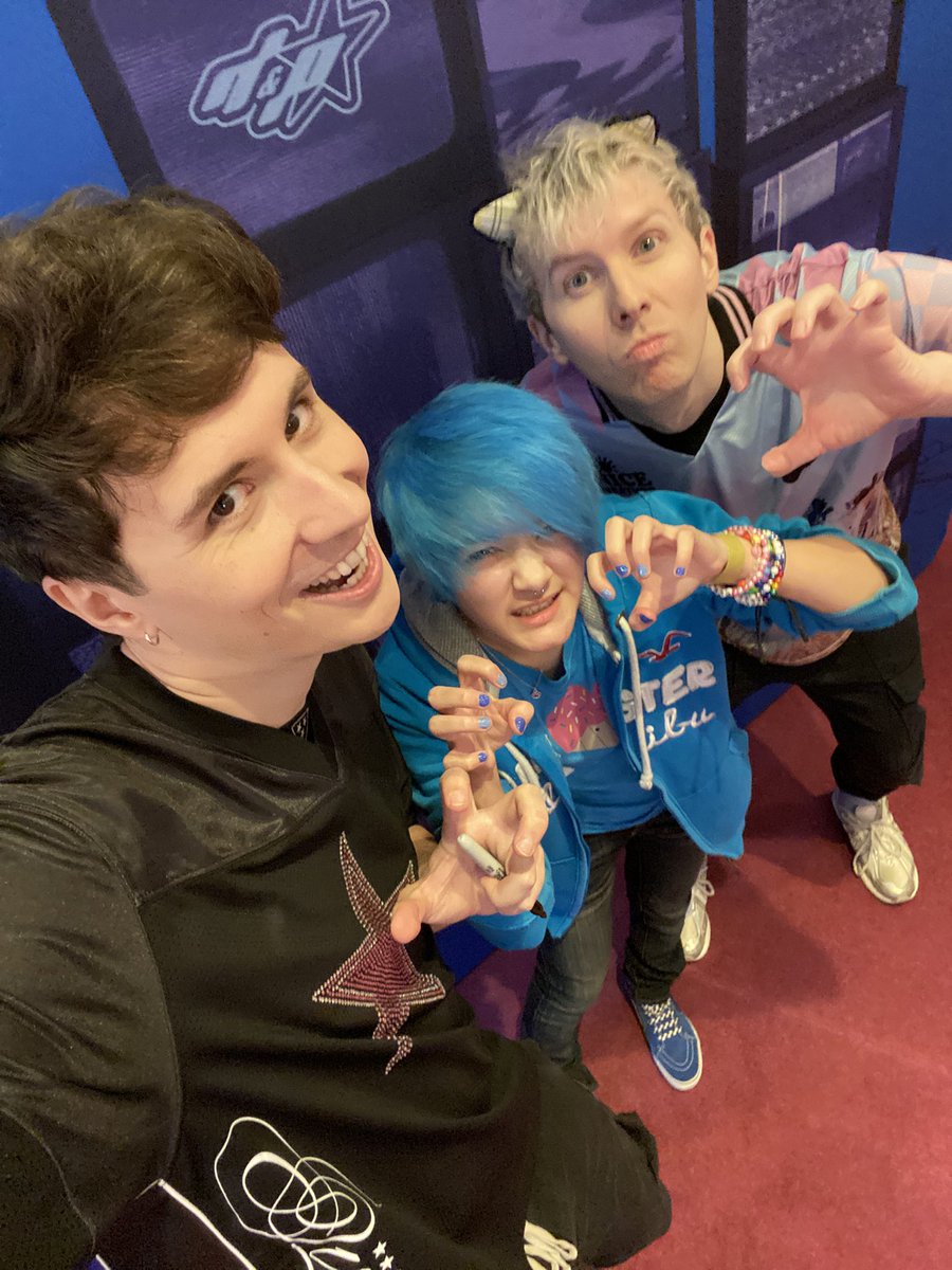 philsalion's tweet photo. uhhhh…. https://t.co/T3jMa1Kst3