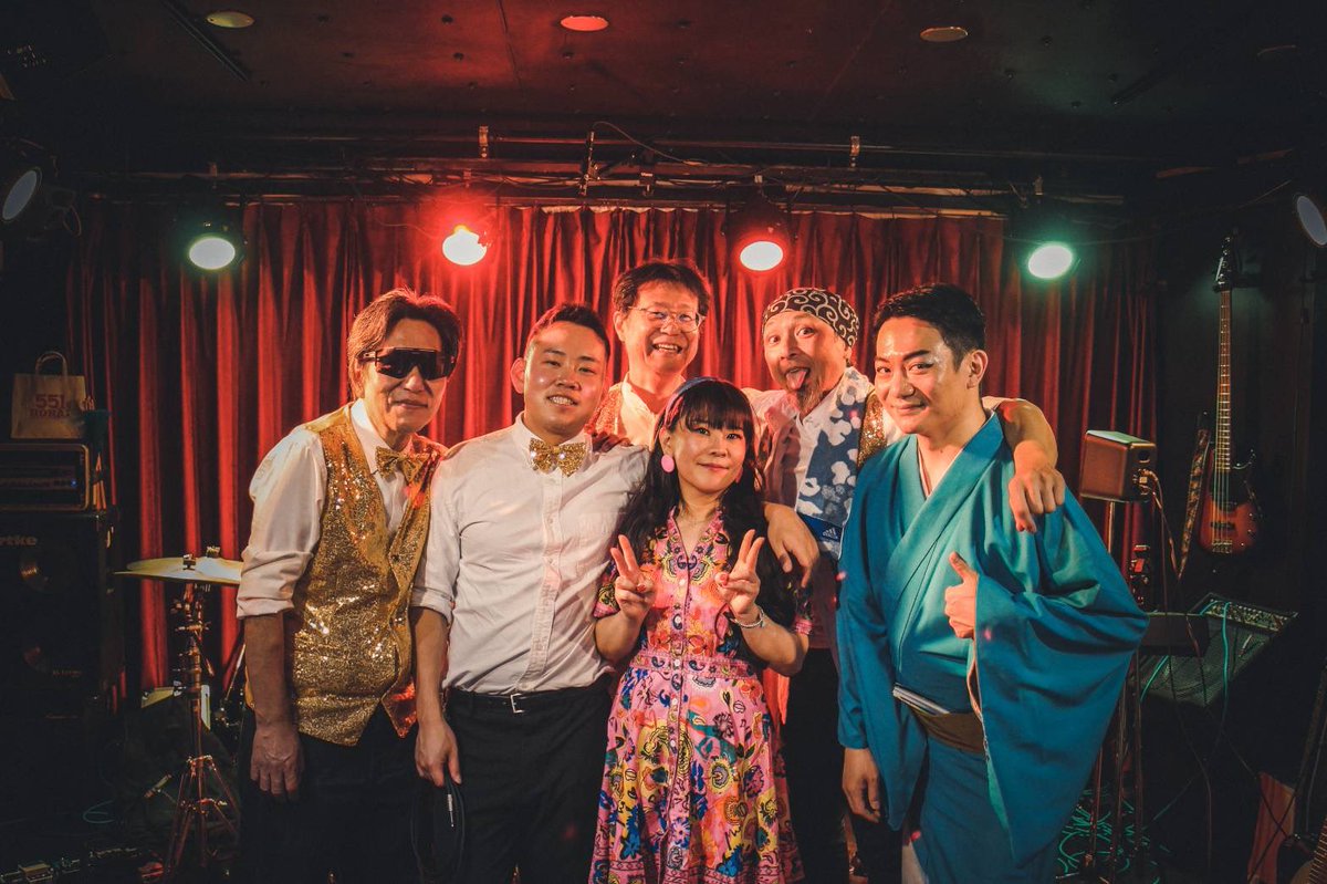 grooveehigh's tweet photo. 昨日のライブに足を運んでくださった皆様、本当にありがとうございました！その熱い視線と響き渡る声援は、私たちの心を燃え立たせました。次回のライブでは、更にパワーアップしたパフォーマンスでお返ししますので、一緒に最高の時間を作り上げましょう！
あなたの情熱が私たちを前進させます https://t.co/6Tt54CaFYF